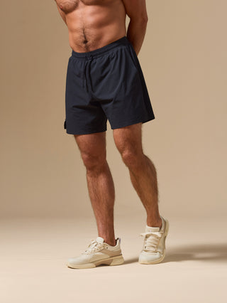 men's hybrid short 7"
