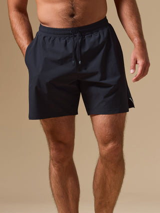 men's hybrid short 7"