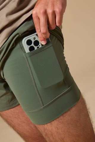 men's hybrid short 5"