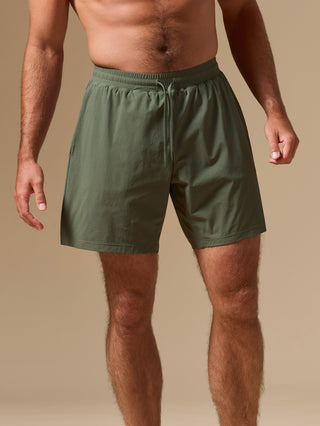 men's hybrid short 7"